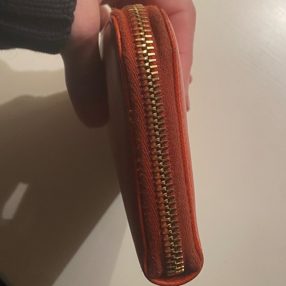 Prada large leather wallet - Picture 8 of 10